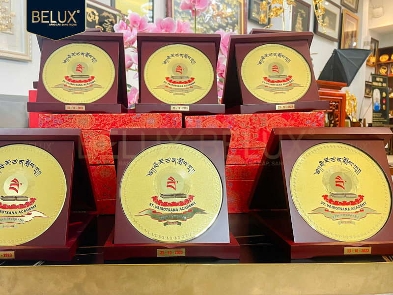 Lô hộp gỗ mặt đĩa Vairotsana Academy D14 bằng đồng thiết kế theo yêu cầu&nbsp;